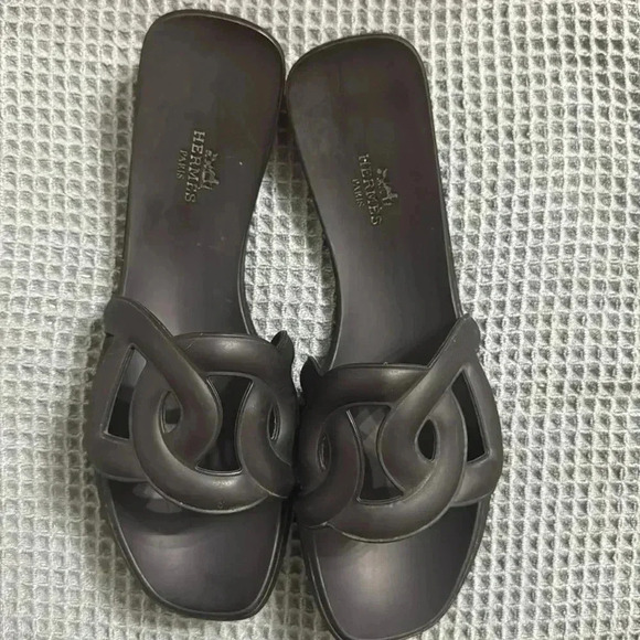 Hermes Aloha Sandals 
Rubber - Picture 7 of 12